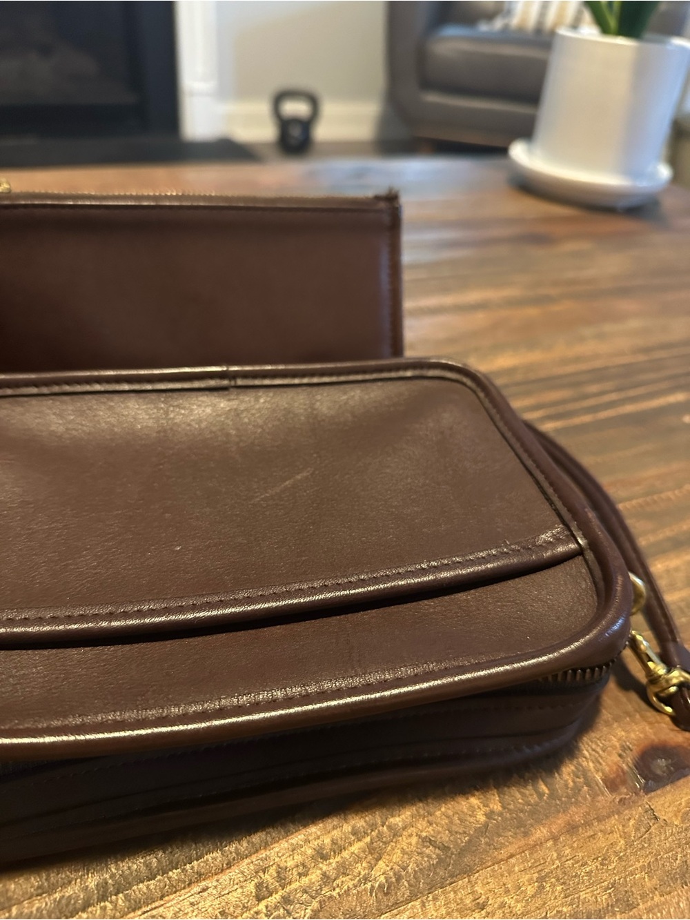 Vintage Coach Carnival 9925 Mahogany Leather Crossbody Bag 1996 - Picture 8 of 10